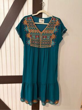 Savanna Jane Green Embroidered Lined Dress Size Medium Art To Wear Cap Sleeves